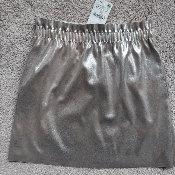 NWT Zara Women’s Faux Leather Mini Skirt WAIST ELASTIC - Picture 2 of 6